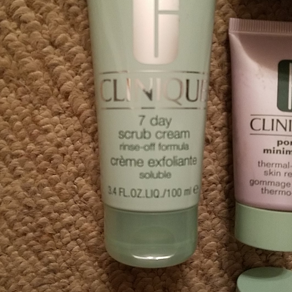 New! Clinique Facial Set - Picture 2 of 7